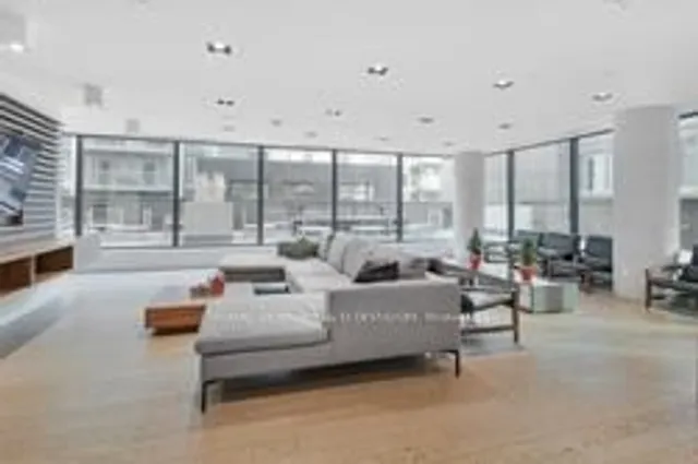 Additional image 12 of 111 Bathurst St Unit 423