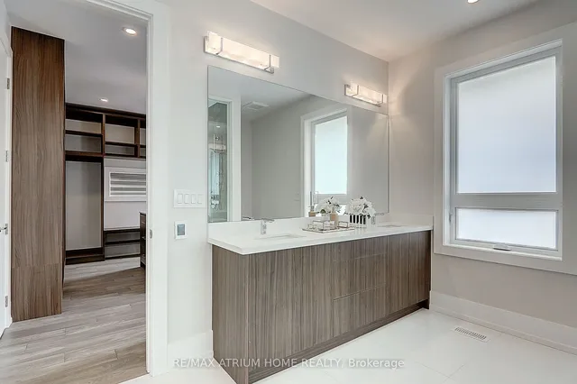 Additional image 24 of 58 Larabee Cres