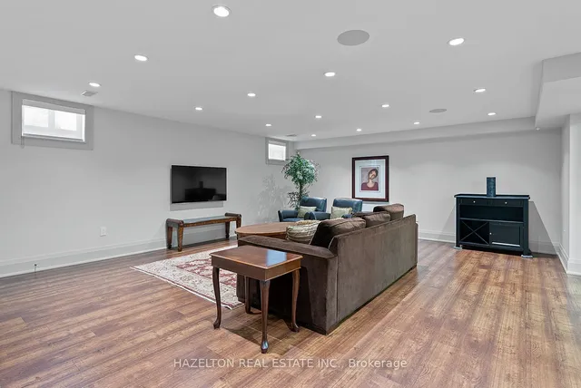 Additional image 32 of 97 Strathallan Blvd