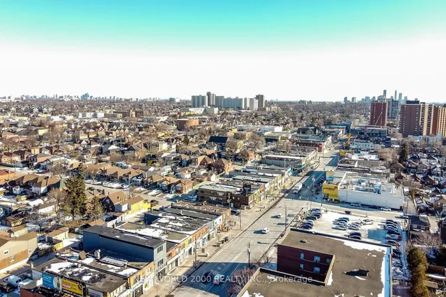 Additional image 24 of 2011 Eglinton Ave