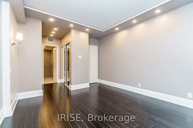 Additional image 10 of 77 Harbour Sq Unit 806