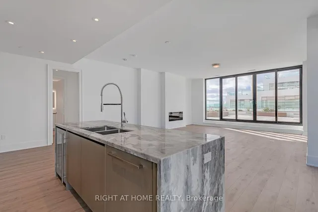 Additional image 15 of 118 Merchants' Wharf Unit 912