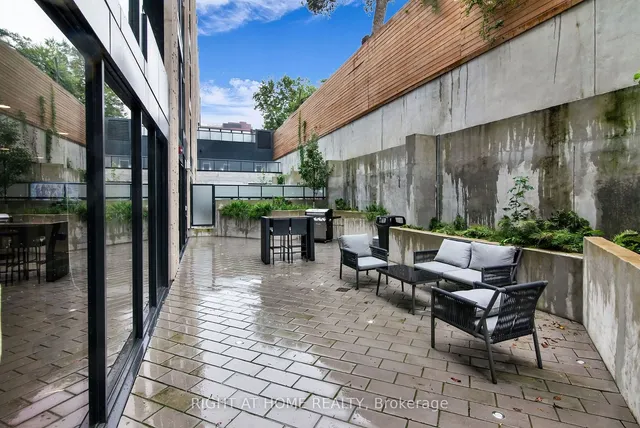 Additional image 4 of 840 St Clair Ave Unit 512