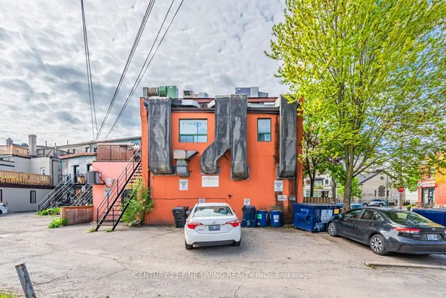 Additional image 40 of 3048 Dundas St