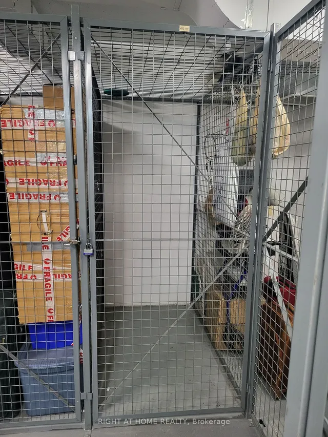 Additional image 13 of 889 Bay St Unit 202