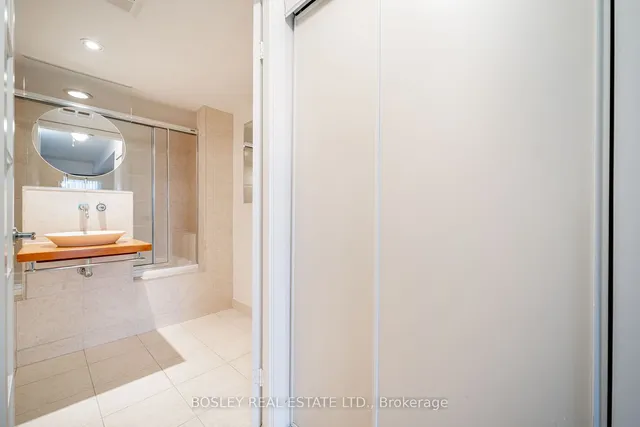 Additional image 22 of 550 Queens Quay Unit 318