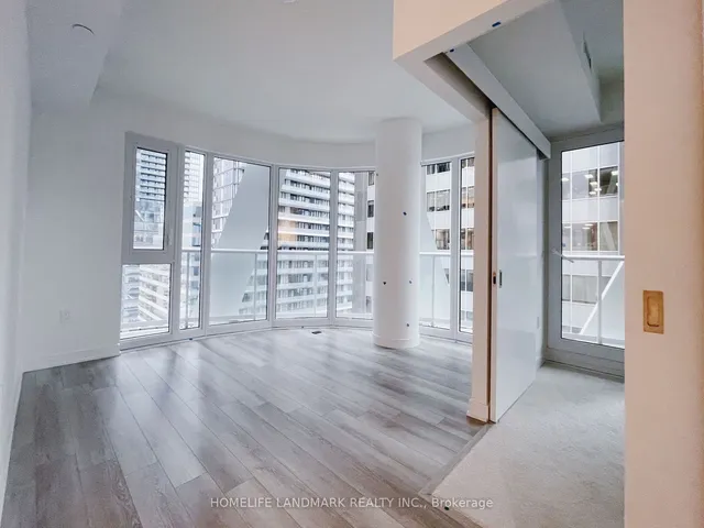 Primary image of 230 Simcoe St Unit 2012