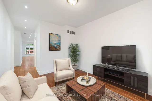 Additional image 3 of 1301 Woodbine Ave