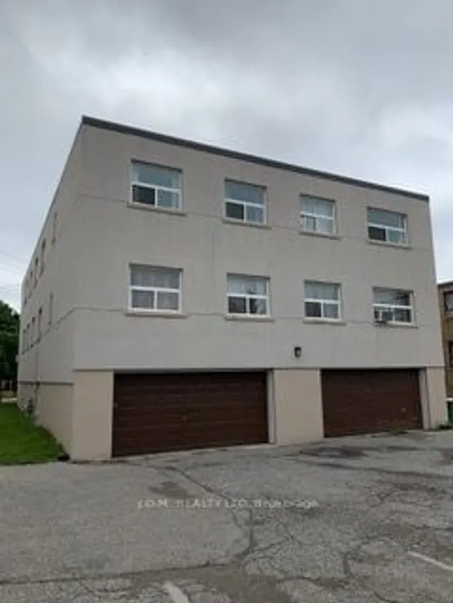 Additional image 2 of 2422 Keele St