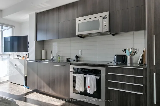 Additional image 13 of 170 Avenue Rd Unit 703