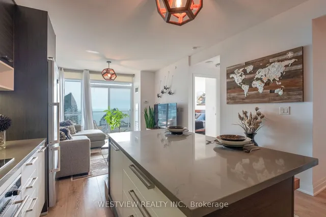 Additional image 8 of 36 Park Lawn Rd Unit 4102