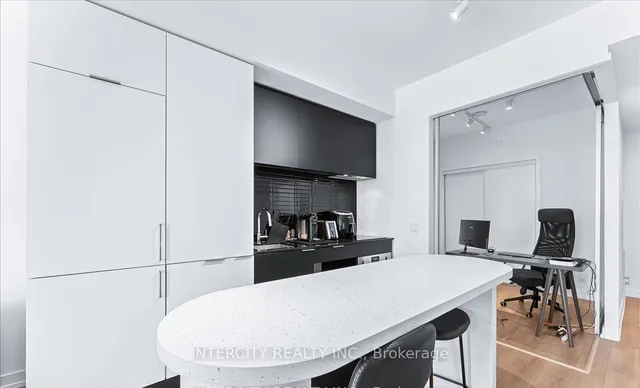 Additional image 18 of 33 Helendale Ave Unit 2407