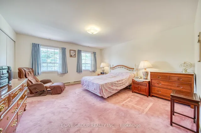 Additional image 19 of 20 Zircon Crt