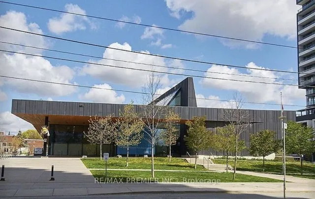 Additional image 10 of 225 Sumach St Unit 912