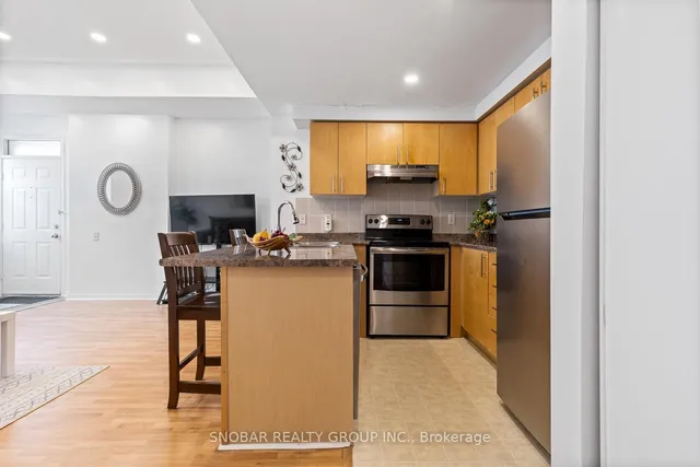 Additional image 11 of 760 Lawrence Ave Unit 83