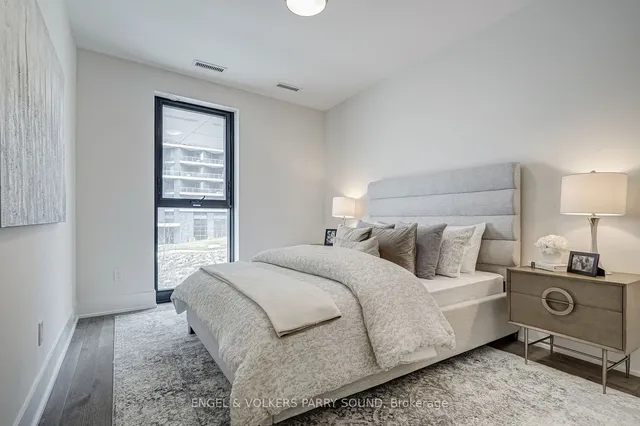 Additional image 35 of 118 Merchants' Wharf Unit 104