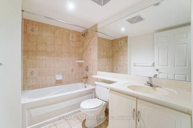 Additional image 20 of 270 Wellington St Unit 401