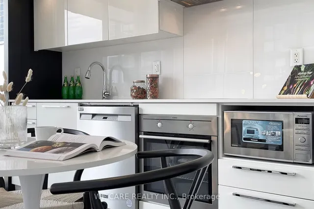 Additional image 12 of 15 Grenville St Unit 1410