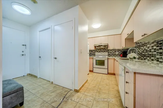 Additional image 4 of 3650 Kingston Rd Unit 514