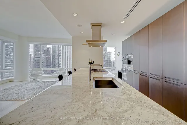 Additional image 5 of 180 University Ave Unit 2501