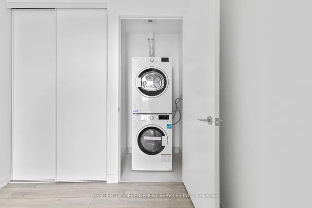 Additional image 12 of 3100 Keele St Unit 823