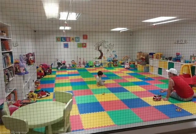 Additional image 34 of 33 Harbour Sq Unit 2037