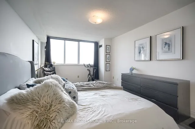 Additional image 21 of 3000 Bathurst St Unit 1205