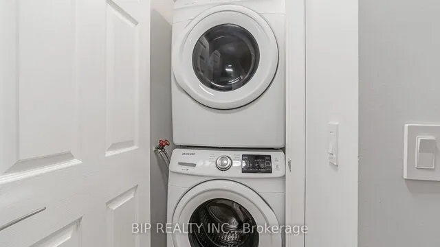 Additional image 29 of 30 Grand Trunk Cres Unit 315