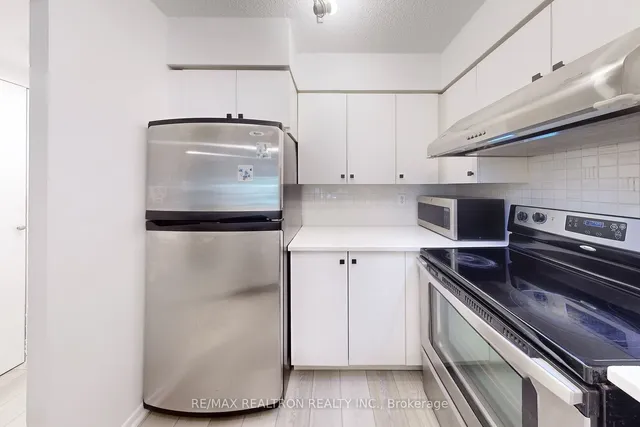 Additional image 19 of 95 Prince Arthur Ave Unit 311