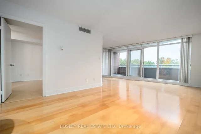 Additional image 3 of 550 Queens Quay Unit 318
