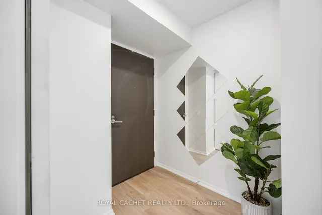 Additional image 3 of 197 Yonge St Unit 1411