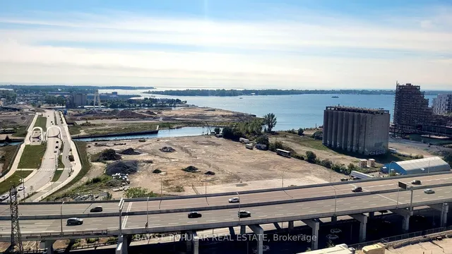 Additional image 17 of 70 Distillery Lane Unit 1807