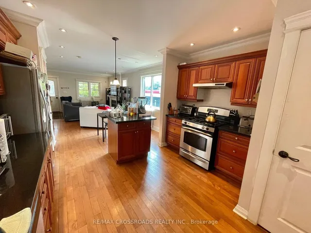 Additional image 5 of 1756 Queen St