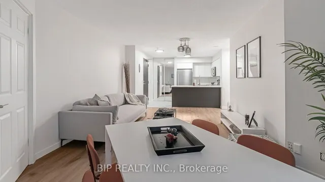 Additional image 11 of 30 Grand Trunk Cres Unit 315