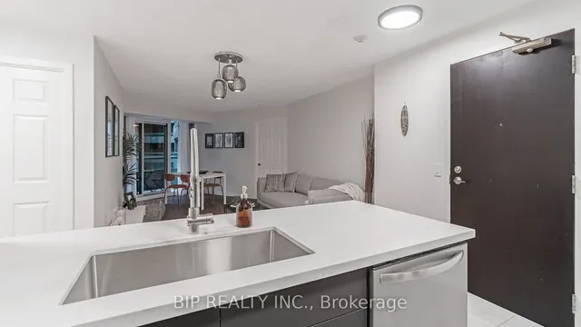 Additional image 10 of 30 Grand Trunk Cres Unit 315