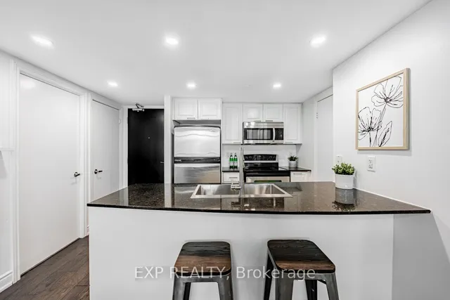 Additional image 4 of 231 Fort York Blvd Unit 327