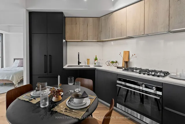 Additional image 6 of 2625 Dundas St Unit 404