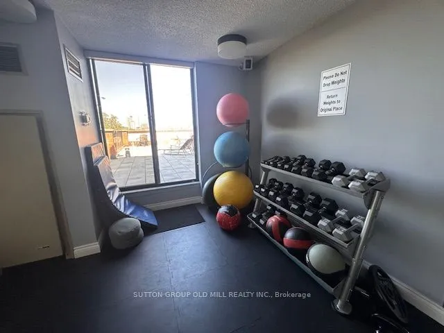 Additional image 39 of 456 College St Unit 211