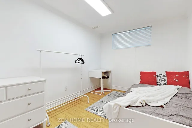 Additional image 28 of 38 Cresthaven Dr