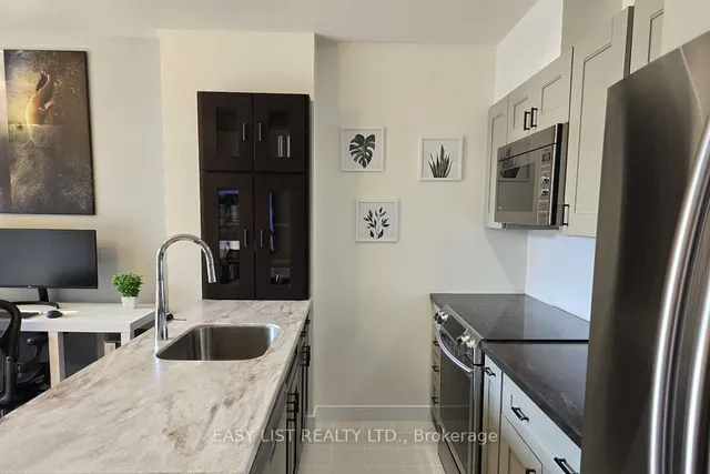 Additional image 11 of 36 Charlotte St Unit 501