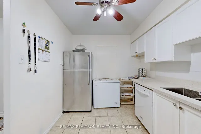 Additional image 18 of 3380 Eglinton Ave Unit 1411