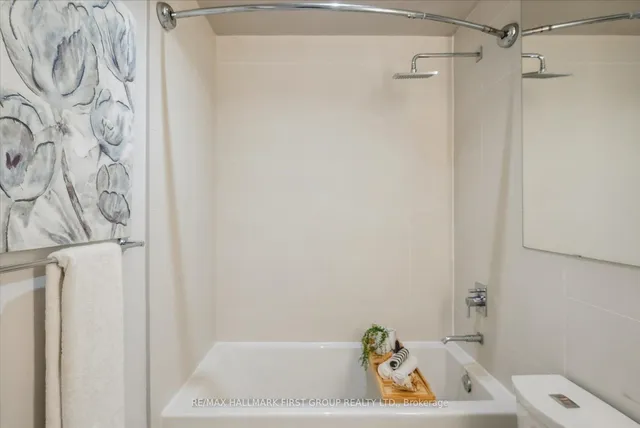 Additional image 18 of 318 King St Unit 208