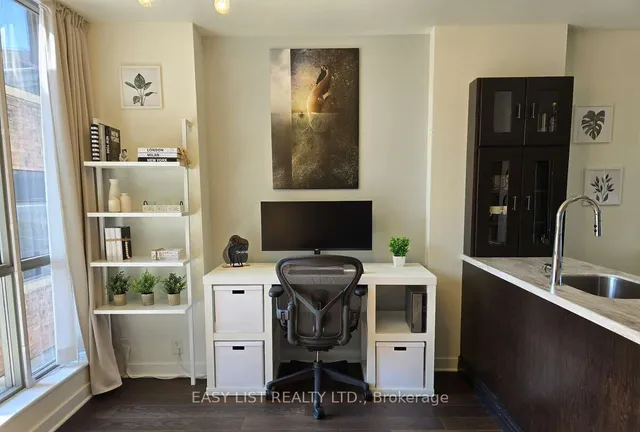 Additional image 7 of 36 Charlotte St Unit 501