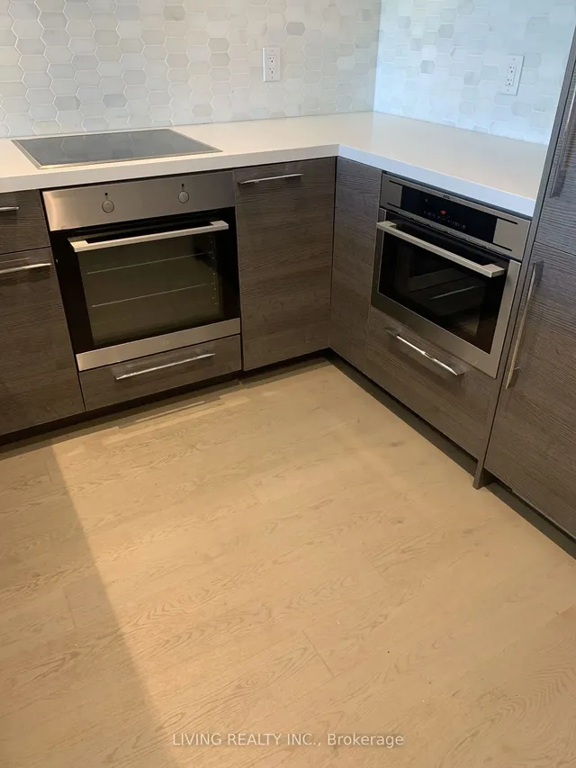 Additional image 15 of 488 University Ave Unit 3911