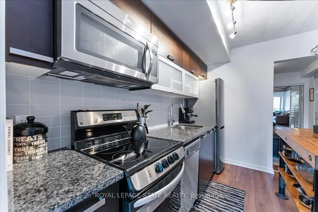 Additional image 24 of 68 ABELL St Unit 201