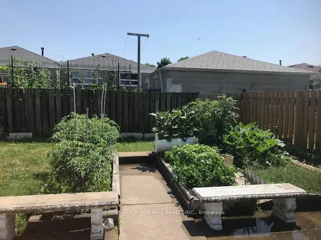 Additional image 30 of 31 Demaris Ave