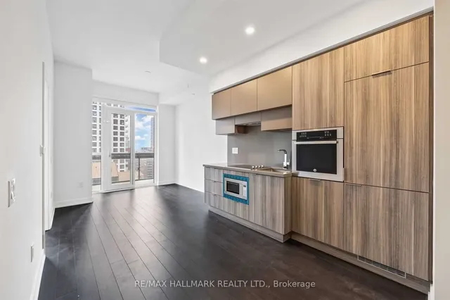 Additional image 6 of 39 Roehampton Ave Unit 1210