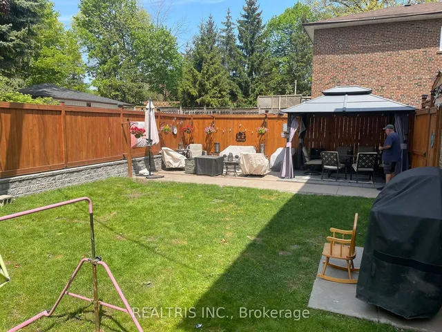 Additional image 28 of 18 Muskoka Ave