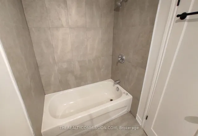 Additional image 19 of 613 Dufferin St