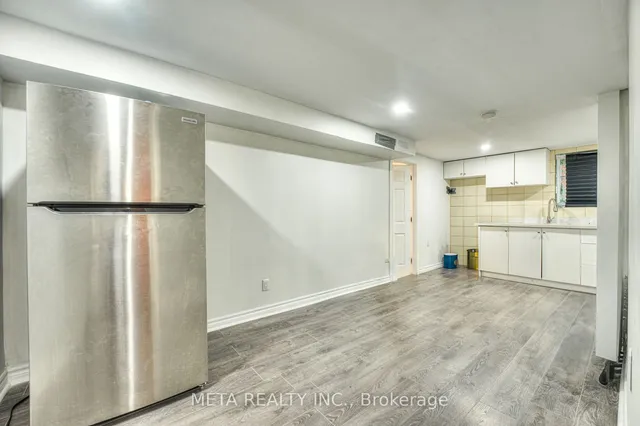 Additional image 31 of 35 Duncombe Blvd